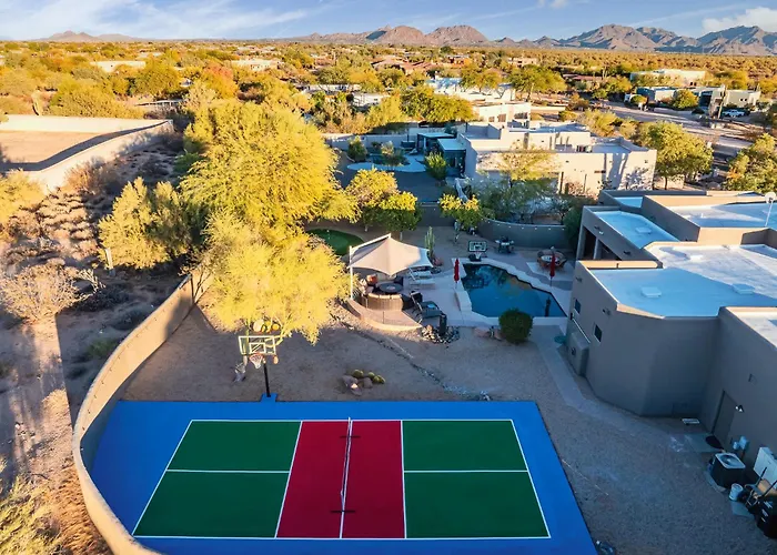 Holiday home 5br Pool Patio Outdoor Tv & In-pool Hoops Scottsdale
