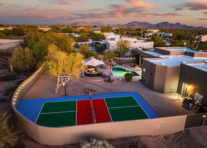 5br Pool Patio Outdoor Tv & In-pool Hoops Holiday home Scottsdale