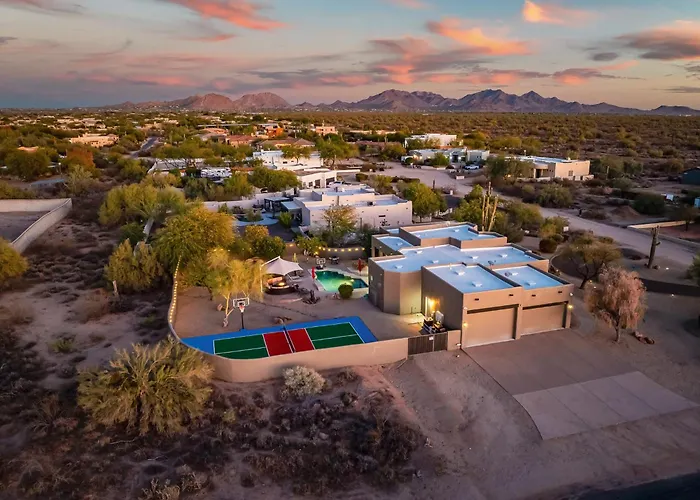Holiday home 5br Pool Patio Outdoor Tv & In-pool Hoops Scottsdale