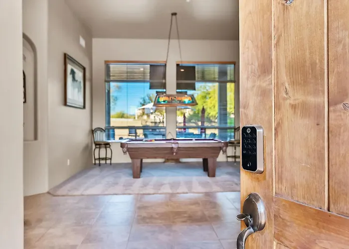 Holiday home 5br Pool Patio Outdoor Tv & In-pool Hoops Scottsdale