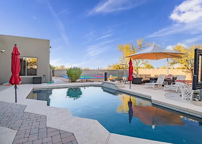 Holiday home 5br Pool Patio Outdoor Tv & In-pool Hoops *