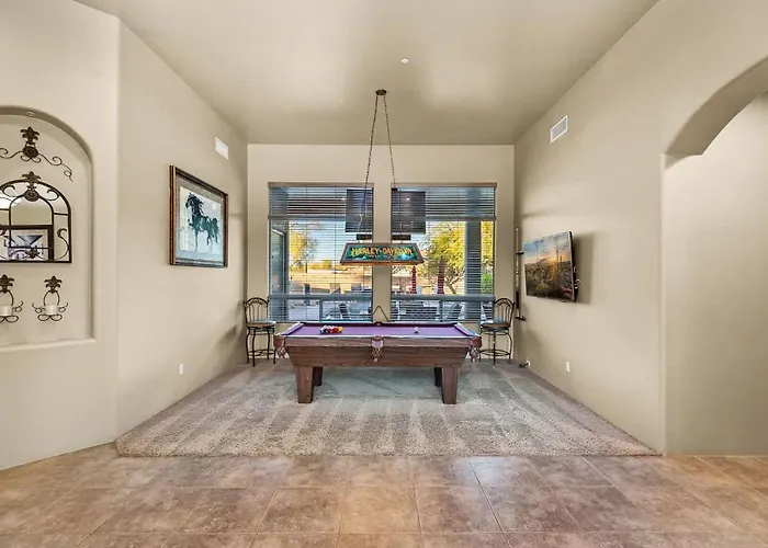 5br Pool Patio Outdoor Tv & In-pool Hoops Holiday home