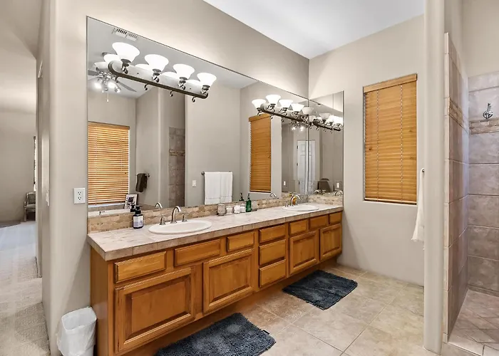5br Pool Patio Outdoor Tv & In-pool Hoops Holiday home Scottsdale