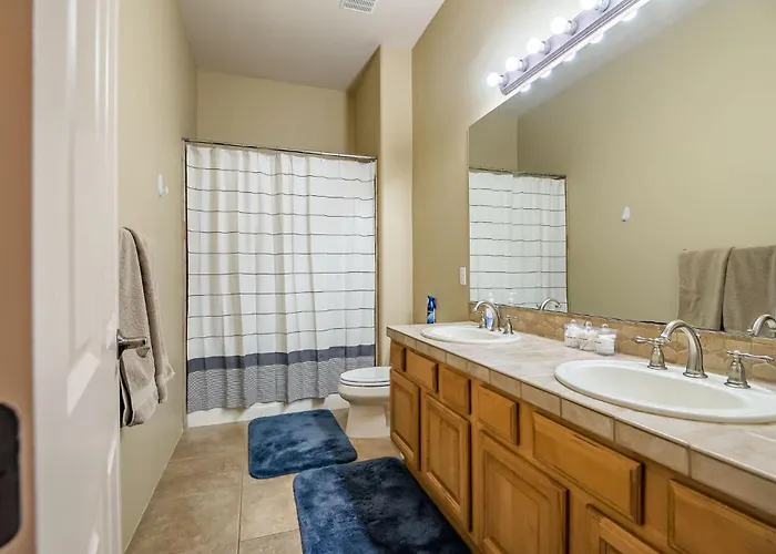 Holiday home 5br Pool Patio Outdoor Tv & In-pool Hoops Scottsdale