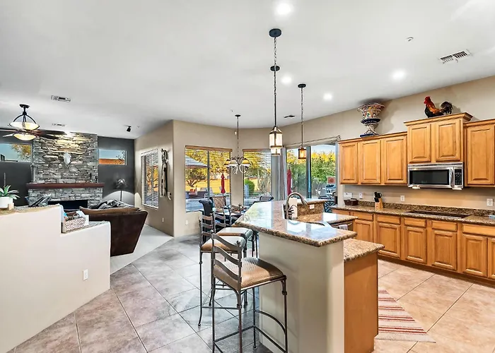 5br Pool Patio Outdoor Tv & In-pool Hoops Holiday home Scottsdale