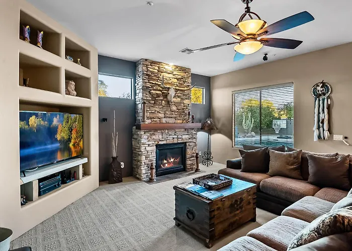 Holiday home 5br Pool Patio Outdoor Tv & In-pool Hoops *