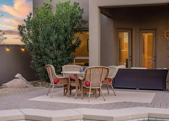 5br Pool Patio Outdoor Tv & In-pool Hoops Holiday home *