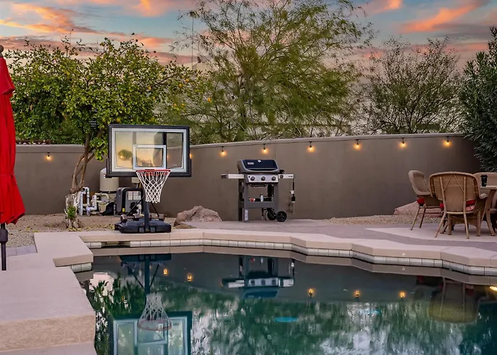 5br Pool Patio Outdoor Tv & In-pool Hoops Holiday home