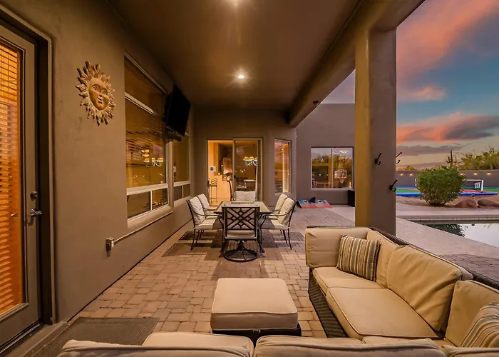 5br Pool Patio Outdoor Tv & In-pool Hoops Holiday home *